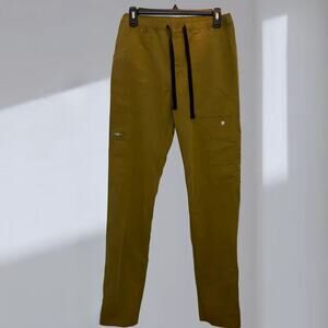 FIGS Technical Jogger Scrub Pants – Olive Green (Women’s XS)